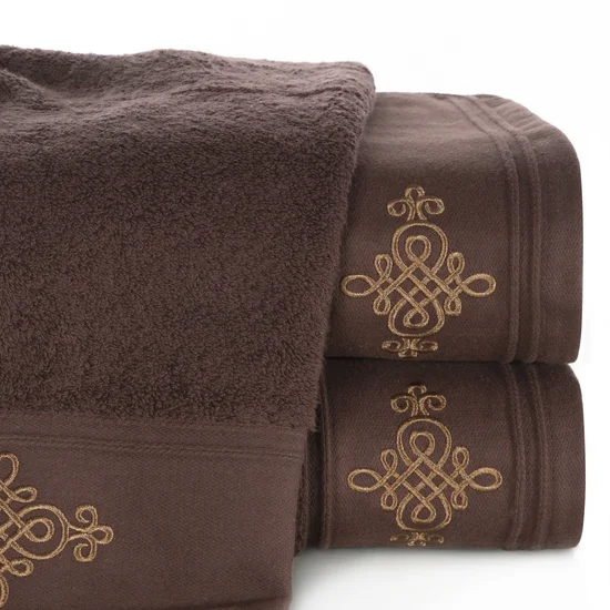 Ręcznik z bordiurą zdobioną ornamentowym haftem - 70 x 140 cm - brązowy