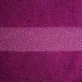 Ręcznik z błyszczącą bordiurą z geometrycznym wzorem - 50 x 90 cm - amarantowy 2