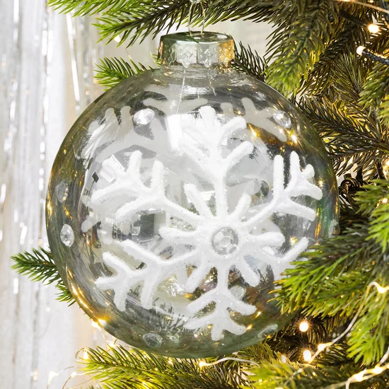 Bombka z transparentnego tęczowego szkła zdobiona śnieżynkami z brokatu oraz kryształkami - ∅ 10 cm - biały