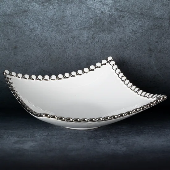 Misa ceramiczna kwadratowa ELORA zdobiona na brzegach kółeczkami podkreślone srebrnym odcieniem - 23 x 23 x 7 cm - biały
