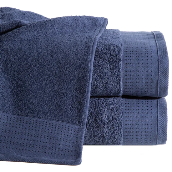 Ręcznik STELLA z bawełny z żakardową bordiurą z drobnymi punkcikami - 50 x 90 cm - granatowy