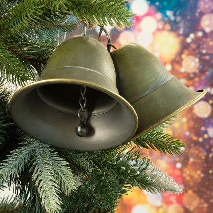 Ozdoba choinkowa dzwoneczek z ozdobnym sznurkiem jutowym 13 x 13 x 9 cm ciemnozłoty