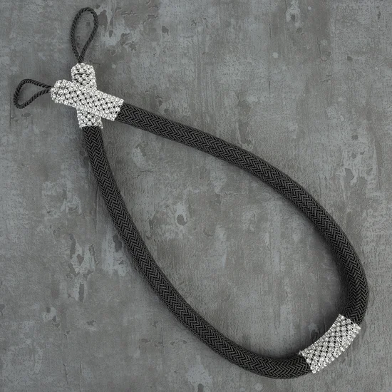 Dekoracyjny sznur do upięć ze zdobieniem z kryształków - 87 cm - czarny