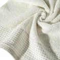 Ręcznik z bordiurą podkreśloną groszkami z błyszczącą lureksową nicią - 30 x 50 cm - kremowy 5