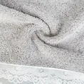 Ręcznik z naszywaną bordiurą i koronką - 70 x 140 cm - srebrny 5
