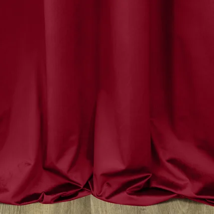 Zasłona bordowa z gładkiego welwetu 140x270 taśma SIBEL Pierre Cardin Zasłona bordowa z gładkiego welwetu 140x270 taśma SIBEL Pierre Cardin - 140 x 270 cm
