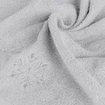 Ręcznik świąteczny SANTA 13 bawełniany  z aplikacją ze śnieżynkami i kryształkami - 70 x 140 cm - srebrny 5