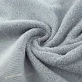 Ręcznik z szenilową bordiurą w błyszczące ukośne paski - 50 x 90 cm - jasnoszary 5