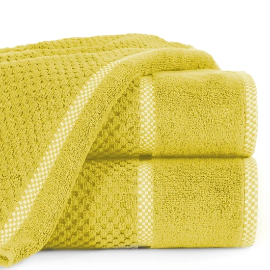 EUROFIRANY PREMIUM Ręcznik CALEB z bawełny frotte o strukturze drobnej krateczki - 50 x 90 cm - musztardowy