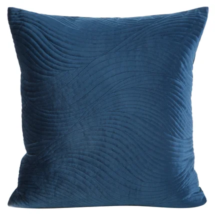 Poszewka z welwetu pikowana metodą tradycyjnego szycia w falujący wzór Poszewka z welwetu pikowana metodą tradycyjnego szycia w falujący wzór - 45 x 45 cm