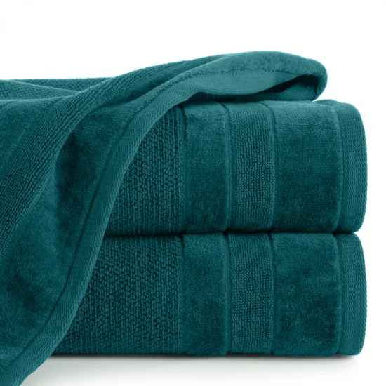 Ręcznik z drobną fakturą i miękką welwetową bordiurą - 50 x 90 cm - turkusowy
