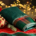 Ręcznik świąteczny STAR  01 bawełniany z żakardową bordiurą w kratkę i haftem ze śnieżynkami - 70 x 140 cm - butelkowy zielony 6