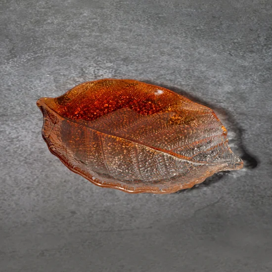 Patera SAVA ze szkła artystycznego w kształcie liścia z efektem cieniowania - 21 x 14 x 2 cm - pomarańczowy