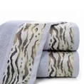 EVA MINGE Ręcznik CECIL z bordiurą zdobioną fantazyjnym nadrukiem z cętkami - 50 x 90 cm - jasnoszary 1