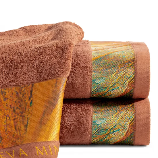 EVA MINGE Ręcznik STELLA z puszystej bawełny z bordiurą zdobioną designerskim nadrukiem - 50 x 90 cm - ceglasty