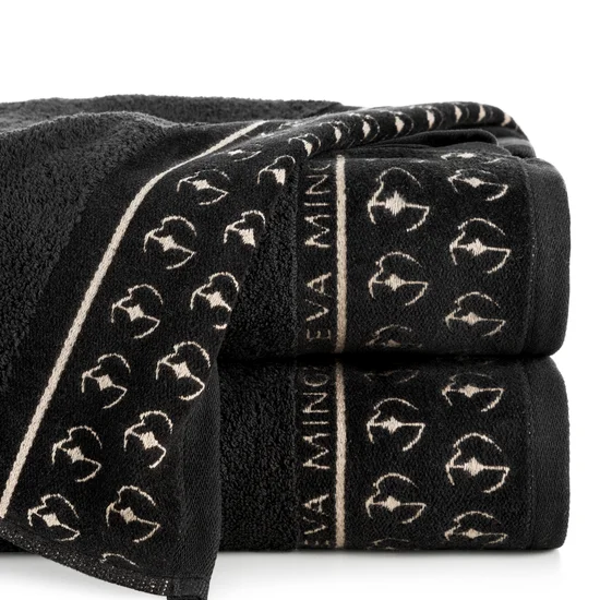 EVA MINGE Ręcznik SILK 8 z puszystej bawełny z welwetową bordiurą z logo kolekcji - 50 x 90 cm - czarny