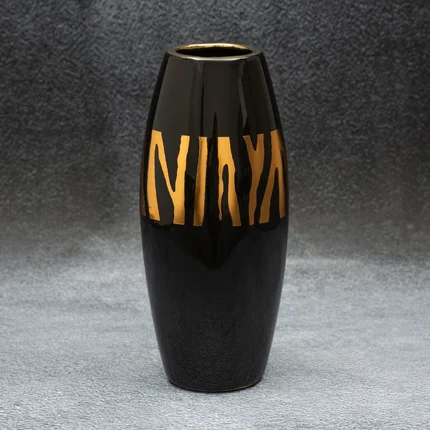 Wazon ceramiczny SELENA czarny ze złotym zdobieniem Wazon ceramiczny SELENA czarny ze złotym zdobieniem - ∅ 11 x 27 cm