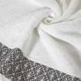 Ręcznik z żakardową bordiurą i geometrycznym wzorem - 50 x 90 cm - biały 5
