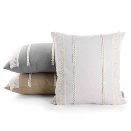 Poszewka BOHO z aplikacją z frędzlami Poszewka BOHO z aplikacją z frędzlami - 45 x 45 cm