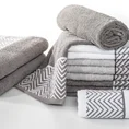 Ręcznik bawełniany z ozdobnym motywem geometrycznym - 70 x 140 cm - biały 7