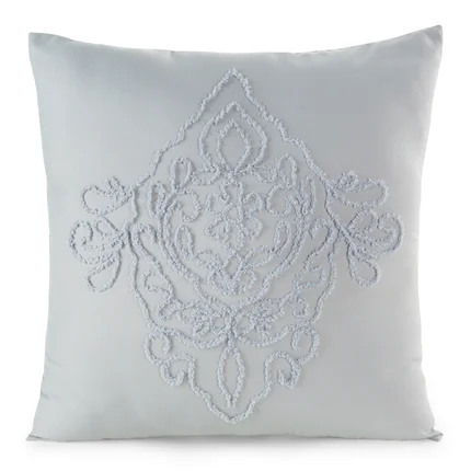 Poszewka MIRA zdobiona ornamentową aplikacją Poszewka MIRA zdobiona ornamentową aplikacją - 45 x 45 cm