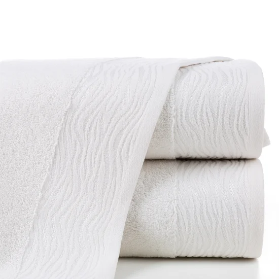 Ręcznik DAFNE z bawełny podkreślony żakardową bordiurą z motywem zebry - 50 x 90 cm - kremowy