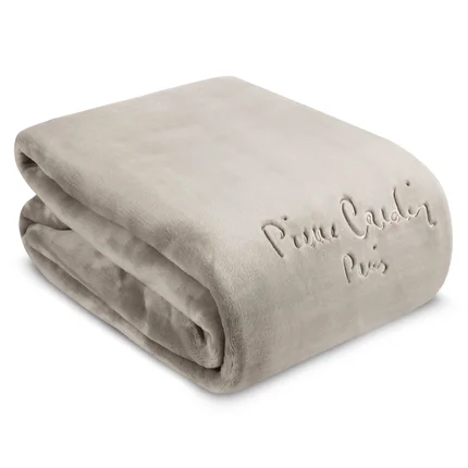 Koc CLARA o wysokiej gramaturze z haftowanym logo PIERRE CARDIN Koc CLARA o wysokiej gramaturze z haftowanym logo PIERRE CARDIN - 160 x 220 cm