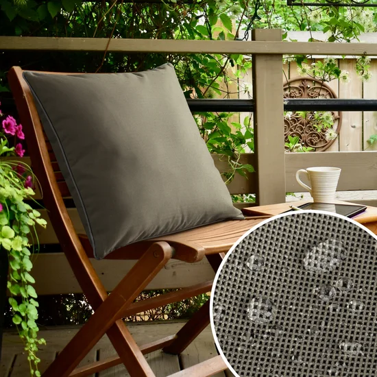 Poszewka GARDEN do ogrodu i na taras z gładkiej tkaniny wodoodpornej i ozdobną srebrną wypustką na brzegach poszewki - 45 x 45 cm - beżowy