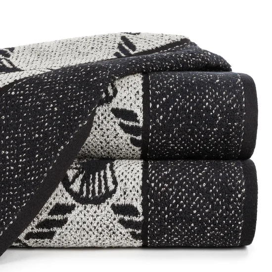 Ręcznik DORIAN melanżowy z geometrycznym wzorem z motywem wachlarzy - 30 x 50 cm - czarny