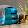 EWA MINGE Ręcznik CAMILA z bordiurą zdobioną designerskim nadrukiem - 50 x 90 cm - butelkowy zielony 4