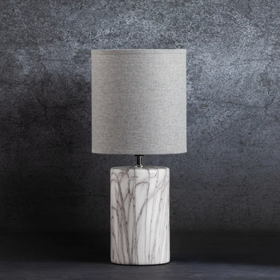 Lampka stołowa ADORA na ceramicznej podstawie z efektem marmuru z abażurem z matowej tkaniny - ∅ 20 x 45 cm - kremowy