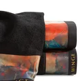 EVA MINGE Ręcznik ANABEL z puszystej bawełny z bordiurą zdobioną designerskim nadrukiem - 50 x 90 cm - czarny 1