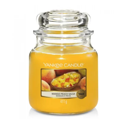 YANKEE CANDLE - Średnia świeca zapachowa w słoiku - Mango & Peach Salsa YANKEE CANDLE - Średnia świeca zapachowa w słoiku - Mango & Peach Salsa - ∅ 11 x 13 cm