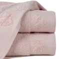 Ręcznik KAMILA bawełniany z ozdobną  bordiurą w formie serc wypełnionych różyczkami - 50 x 90 cm - pudrowy róż 1