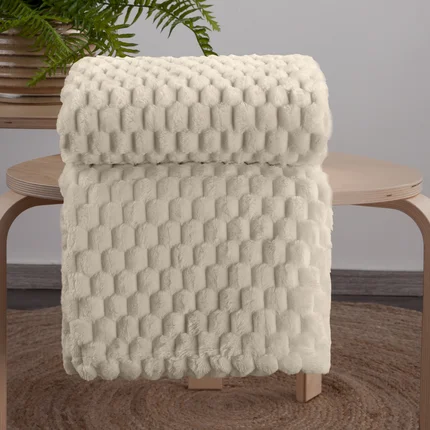 DESIGN 91 Koc CINDY 6 bardzo miękki i miły w dotyku z wytłaczanym wzorem 3D DESIGN 91 Koc CINDY 6 bardzo miękki i miły w dotyku z wytłaczanym wzorem 3D - 170 x 210 cm