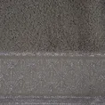 DIVA LINE Ręcznik HANA w kolorze srebrnym, z błyszczącym geometrycznym wzorem na bordiurze - 70 x 140 cm - szary 2