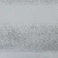 Ręcznik z bordiurą podkreśloną błyszczącą nitką - 50 x 90 cm - srebrny 2
