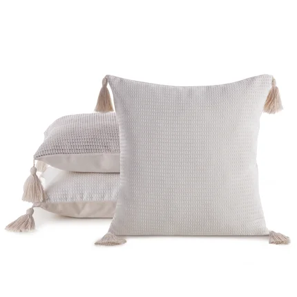 Dwustronna poszewka BOHO z dodatkiem bawełny z chwostami na brzegach Dwustronna poszewka BOHO z dodatkiem bawełny z chwostami na brzegach - 45 x 45 cm
