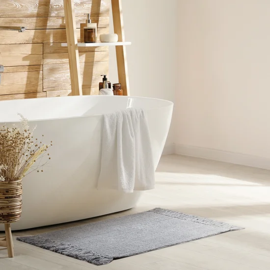 Dywanik łazienkowy LANA z miękkiej melanżowej tkaniny z frędzlami - 50 x 70 cm - szary