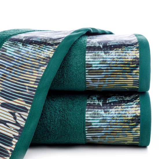 EWA MINGE Ręcznik CARLA z bordiurą zdobioną fantazyjnym nadrukiem - 50 x 90 cm - turkusowy