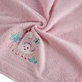 Ręcznik BABY z haftowaną aplikacją z dinozaurem - 50 x 90 cm - różowy 5