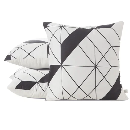 DESIGN 91 Poszewka GEO 01 z mikrofibry z nadrukiem geometrycznym DESIGN 91 Poszewka GEO 01 z mikrofibry z nadrukiem geometrycznym - 40 x 40 cm