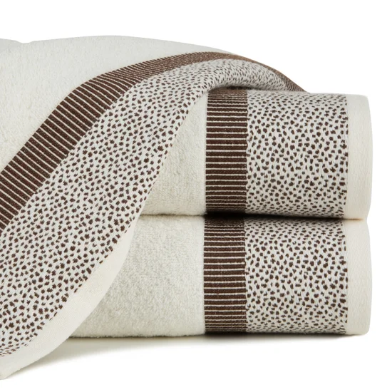 Ręcznik MARIT z ozdobną bordiurą z drobnym żakardowym wzorem - 70 x 140 cm - kremowy