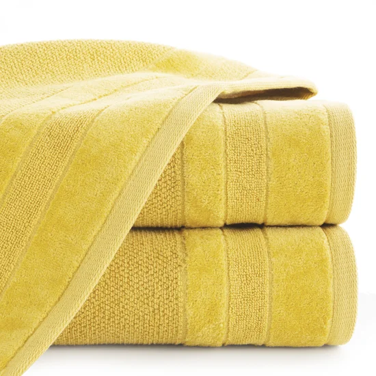 Ręcznik z drobną fakturą i miękką welwetową bordiurą - 30 x 50 cm - musztardowy