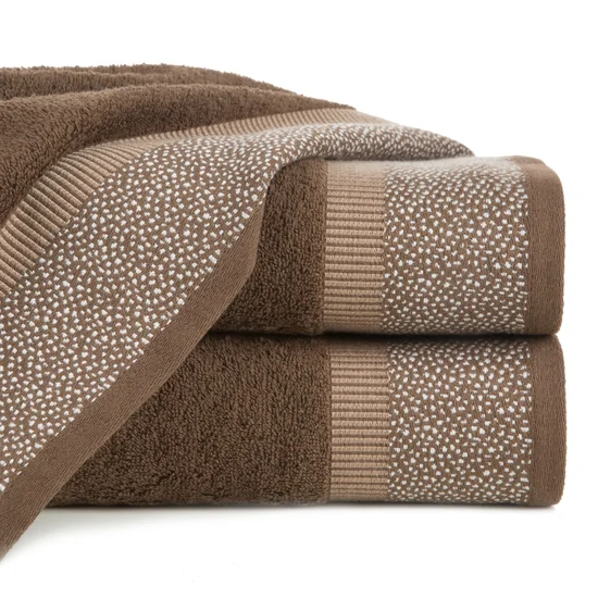 Ręcznik MARIT z ozdobną bordiurą z drobnym żakardowym wzorem - 50 x 90 cm - ciemnobrązowy