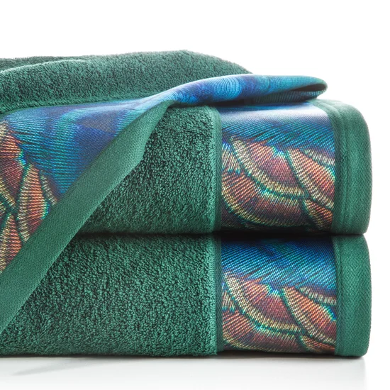 EWA MINGE Ręcznik CAMILA z bordiurą zdobioną designerskim nadrukiem - 70 x 140 cm - butelkowy zielony