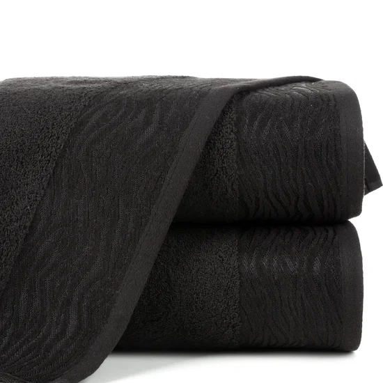 Ręcznik DAFNE z bawełny podkreślony żakardową bordiurą z motywem zebry - 70 x 140 cm - czarny