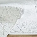 Dywanik łazienkowy NIKA z bawełny, dobrze chłonący wodę z geometrycznym wzorem wykończony błyszczącą nicią - 50 x 70 cm - biały 3