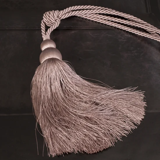 Dekoracyjny sznur do upięć z chwostem - dł. 76 cm - różowy