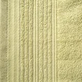 Ręcznik z ozdobną połyskującą bordiurą - 50 x 90 cm - zielony 2